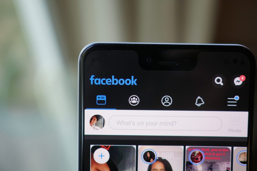 Facebook y su modo oscuro para android